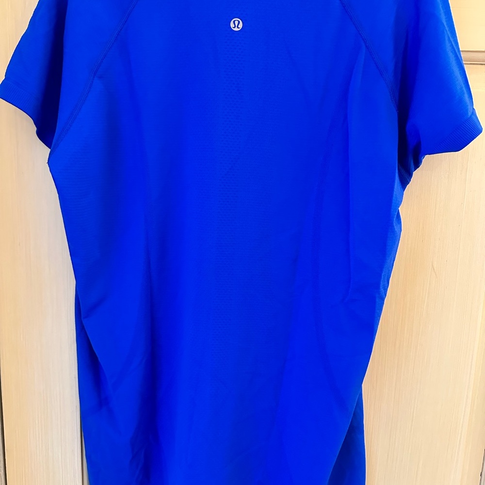 Lululemon activewear top
